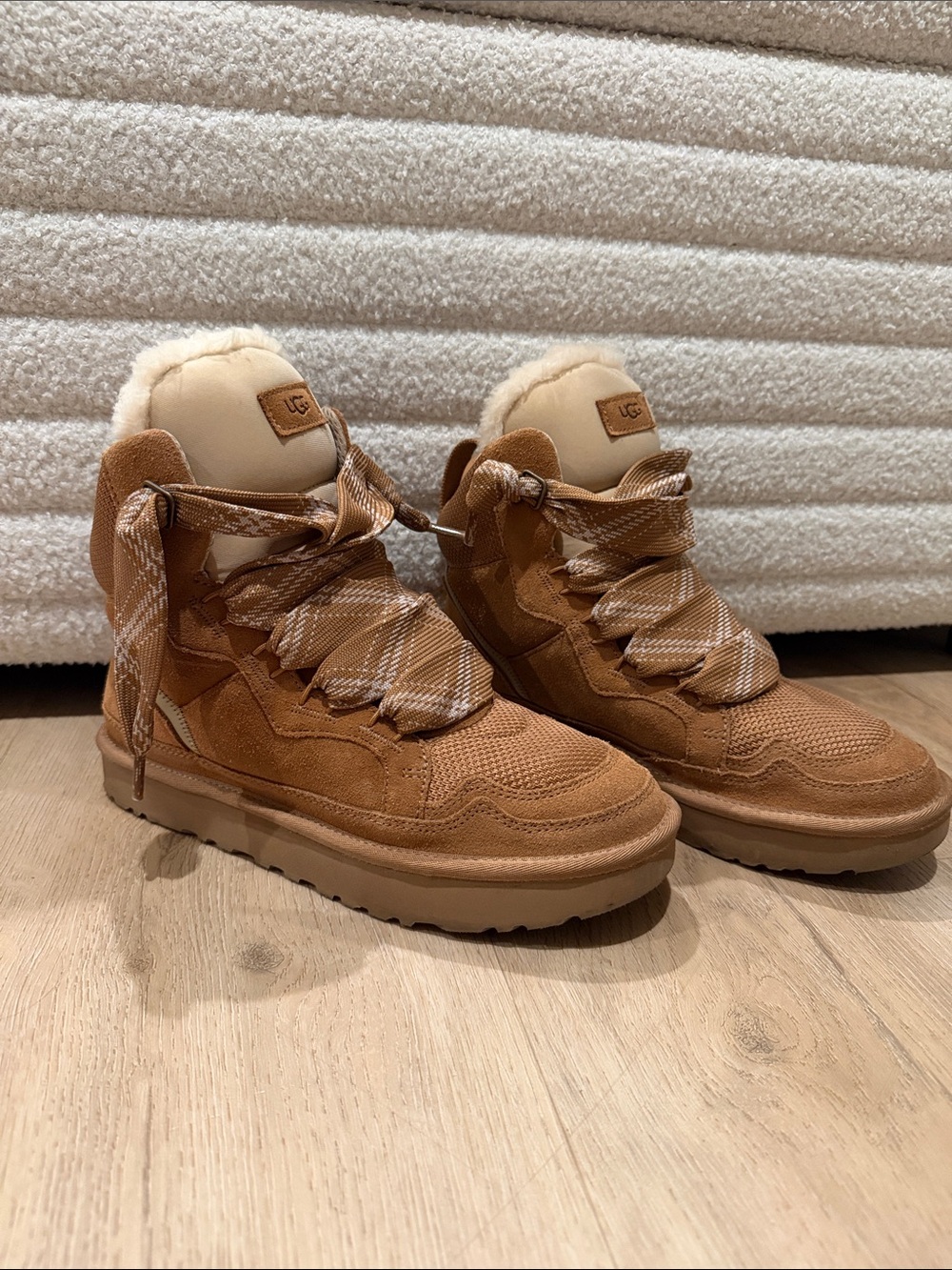 UGG WOMENS Highmel Suede High-Top Sneakers